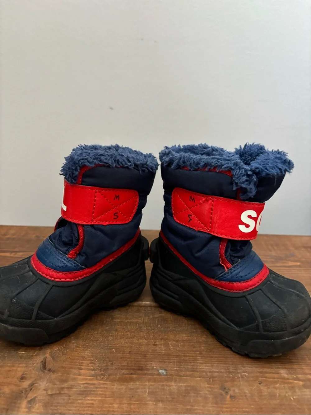 Sorel Snow Commander Kids' Navy and Red Winter Boots Size 5